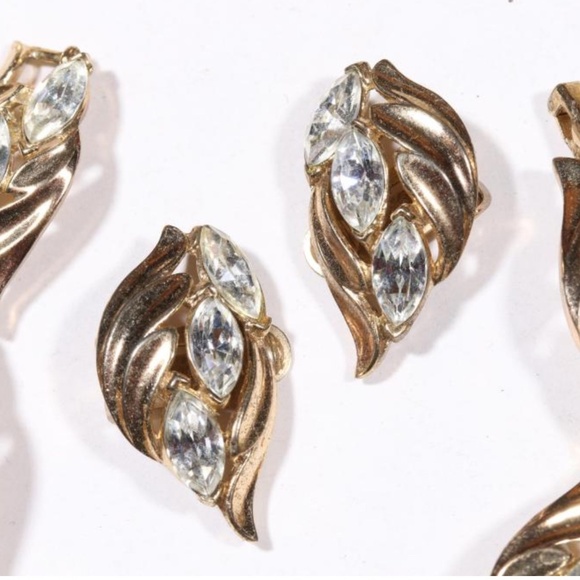 Vintage Crown Trifari Rhinestone Parure – Necklace, Bracelet, & Earrings Set - Picture 2 of 8